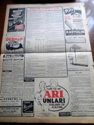 Vatan Gazetesi - 28 Eylül 1954 - Markos Ve Makarios Yazan Ahmet Emin Yalman Köşe Yazısı - Türkiye'de Kıbrıs'a Bir Mesaj Gönderildi - Celal Bayar El İşlerinin Önemini Belirtti - Dokuzlar Bugün Toplanıyor - Milli Tıp Kongresi İzmir'de Açıldı - Canlı Hayvan İhracına İzin Verildi - Titanik'ten Sonra En Büyük Deniz Faciası - Amerikalı İktisatçı Max Thornburg Dün İstanbul'a Geldi - Milli Tıp Kongresi İzmir'de Açıldı - Bu Toprak Uyanacaktır Yazan Muzaffer Buyrukçu Yazı Dizisi - Küçük Sahnede Hamlet - Şaraplarımıza Talip Var - İngiltere'de Bir Vampir Aranıyor - Hoş Memo Karikatür - Hüzün Veren Komedi Filmi Dümbüllü Tarzan Oynayanlar İsmail Dümbüllü ve Mürvet Sim - Celal Bayar'la Yugoslavya'da Yazan Tunç Yalman Yazı Dizisi - Sinema Tenkidleri - Kleopatra Yazan Emil Ludwig Yazı Dizisi -  O Gün Hitler Uyuyordu Yazan Yüzbaşı Lidell Hart Yazı Dizisi - Kader Feneri Yazan Jean Martet Yazı Dizisi - Bölge Yüzme Final Yarışmaları Başladı - İran'ın Basketbol Şampiyonu TAC Geliyor