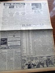 Vatan Gazetesi - 30 Eylül 1954 - Kıbrıs Siyasetimiz Yazan Ahmet Emin Yalman Köşe Yazısı - Batı Almanya'nın NATO'ya Girmesine Fransa Razı - Maliye Bakanı Hasan Polatkan Amerikalı İktisatçı Max Thornburg'la Görüştü - Makarios Bu Sefer Tehdit De Ediyor - Sadıkzade Nazım Şilebinin Battığı Anlaşıldı - Kasım Gülek Seçimlere Gireceğiz Dedi - Türk Havacıları Altı Kupadan Üçünü Kazandı - Sivas'ta Uranyum Madeni Bulundu - Bu Toprak Uyanacaktır Yazan Muzaffer Buyrukçu Yazı Dizisi - Ingrid Bergman'ın Yeni Filmi Tamamlandı - Türk Musikisi Yayını Yeniden Tanzim Edilecek - Mesut Cemil Ve Münir Nurettin Selçuk Bu Hususta Dün İzahat Verdiler - Fransa'da Uçan Daire Ve Cisimler Görüldü - İran Komünist Partisi Lideri Yahya Hudanabhad Tevkif Edildi - Celal Bayar'la Yugoslavya'da Yazan Tunç Yalman Yazı Dizisi - Kleopatra Yazan Emil Ludwig Yazı Dizisi - Galatasaray Istanbul Yüzme Şampiyonu Oldu - Kader Feneri Yazan Jean Martet Yazı Dizisi - Yüzen Mayo - Milli Takım Kampı Mona Palas Otelinde Devam Etmektedir