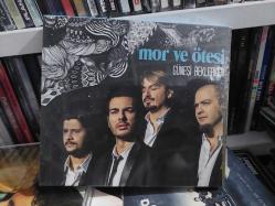 MOR VE ÖTESİ GÜNEŞİ BEKLERKEN CD