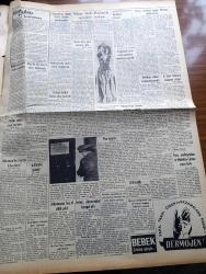 Vatan Gazetesi - 26 Kasım 1954 - Dördüncü Kuvvet Yazan Ahmet Emin Yalman Köşe Yazısı - Kira Tasarısı Yakında Büyük Millet Meclisine Veriliyor - Elmalı Bendinde 6 Günlük Su Kalmış - Türk Dansözü Necla Ateş İyice Meşhur Oldu - Batı Trakya'da Neler Oluyor Yazan Burhan Arpad Yazı Dizisi - Bedii Faik'in Tahliye Talebi Reddedildi - Nihat Erim'in İktidarla Anlaşma İstiyor - Sinema Yıldızı Rita Hayworth İle Ali Han'ın Para Anlaşması - Kıbrıs Müftüsü Dana Amerika'ya Davet Edildi - Otomobil Sevdası Yazan İsmail Ateş Yazı Dizisi - Ekmekler Yenmez Halde Çıkarılıyor - Kızıl Çin Ve 13 Amerikalı Asker Meselesi Büyüyor - Mısır Başbakanı Cemal Abdülnasır'ı Öldürmek Suçlamasıyla Hasan Hudeybi  İçin Ölüm Cezası İstendi - Kleopatra Yazan Emil Ludwig Yazı Dizisi - Hitler'in Fotoğrafçısı Horffman Anlatıyor - Sabahçı Kahveleri Yazan Cengiz Tuncer - Sir Julius Levy'nin Yükselişi Yazan Daphne Du Maurier Yazı Dizisi - Vörös Lobogo Galatasaray'ı Dün 7 0 Mağlup Etti -Hilton Oteli Haziran Ayında Merasimle Açılıyor