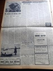 Vatan Gazetesi - 28 Ekim 1954 - Suikastçının Kurşunu Yazan Ahmet Emin Yalman Köşe Yazısı - Müslüman Kardeşler Merkezi Ateşe Verildi - Suikastten Sağ Kurtulan Cemal Abdülnasır Kahire'ye Döndü - Cemal Abdülnasır'ın Mısır İhtilalinin İçyüzü Eserini Kitap Halinde Neşrettik - Maliye Vekaleti Bütçeyi Başvekalete Verdi - İngiltere Kıbrıs İçin Beyaz Kitap Çıkardı - Bakırköy Akıl Hastanesi'nde Yolsuzluğun Duruşması - Nafia Vekili Kemal Zeytinoğlu Dün Paris'ten Döndü - Preveze Denizaltısı Donanmaya Katıldı - Otomobil Sevdası Yazan İsmail Ateş Yazı Dizisi - Yerli Ve Yabancı İlaçlar Meselesi Yazan Doktor Kemal Saraçoğlu - Otobüs Ve Tramvaylar Eylül Ayında 11 Milyon Kişi Taşıdı - Marilyn Monroe Dün Boşandı - Uçan Dairelere Dair Yeni Yorumlar - Adapazarı'nda Sait Faik Abasıyanık Günü Yazan Oktay Akbal - Vatan Radyo İlavesi - Haftanın Bestecisi Robert Schumann - Amerika'nın Sesi Kütüphanesi - Bugün Dolmabahçe Stadında Vefa İle Emniyet Karşılaşacak - Spor Konfederasyonu Kuruluyor - Karakucak Güreş