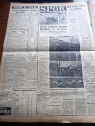 Vatan Gazetesi - 23 Kasım 1954 - Mehmedin Dünyası Yazan Ahmet Emin Yalman Köşe Yazısı - Türk Seması 2 Tatbikatı Başladı - Sovyet Delegesi Vishinsky Öldü - İktidarla Muhalefet Arasında Şiddetli Tartışmalar - Batı Trakya'da Neler Oluyor Yazan Burhan Arpad - CHP Genel Sekreteri Kasım Gülek İçinde Yürüyeceğiz Diyor - 12  Ada'da Zarar Görenlere Tazminat - Otomobil Sevdası Yazan İsmail Ateş Yazı Dizisi - Damlataş Mağarasında Tetkik Yapıldı - Müslüman Kardeşler Lideri Hudeybi Suikast Tertibini Reddetti - Milliyetçi Çin Ve Komünist Çin Arasında Deniz Savaşı - Komünistler Başarılarını Casuslara Borçludurlar - Sabahçı Kahveleri Yazan Cengiz Tuncer - Cemiyet Hayatı - Vöröş Lobogo Bugün Beşiktaş İle Oynuyor - 1958 Dünya Futbol Müsabakaları - Türkiye Şampiyonu Ve Rekortmeni Atlet Ekrem Koçak Fenerbahçe Kulübünden İstifa Etti - Galatasaraylı Futbolcu Suat Mamat Hastaneden Çıkıyor - Beşiktaş Maçından Fotoğraflar - İngiliz Milli Takımının Yeni Forması - Shell - Chirana Diş Tababeti Cihazları