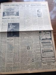 Vatan Gazetesi - 28 Aralık 1949 - Karşımıza Çıkan Hızırlar ve Devler Yazan Ahmet Emin Yalman Köşe Yazısı - İçişleri Bakanlığında Değişmeyen Zihniyet - İktidarın Demokrat Parti'ye Karşı Karşı Hücumları Artıyor - Suriye'de Buhran Dün Gece Halledildi - Haşim Attaşi  İstifasını Geri Aldı - Einstein'in Yeni Bir Teorisi - Mehmet Akif Ersoy Dün Anıldı - Türkiye İle Amerikan Kültür Anlaşması Dün İmzalandı - İngiltere Ve Kanada Endonezya'yı Tanıdı - Piyasada Buhran İki Büyük Firma Daha İflas Halinde - Memleket Ölçüsünde Yeni Seyrüsefer Nizamı - Esrarlı Kadın Yazan Alfred Machard Yazı Dizisi - Geçmişte Bugün Yazan Feridun Fazıl Tülbentçi Yazı Dizisi - Avrupa Birliğinde İngiltere Ve Fransa'nın Rolleri Yazan Anthony Eden - Stalin İdareyi Üç Kişiye Bırakacak Molotov Bulganin Ve Malenkov - Casuslar Ankara'da Yazan L.C. Mayzisch Yazı Dizisi - Dünyanın En Modern Tankeri Sovac Astral Bugün Geliyor - Lale Sineması - Melek Sineması - Moskova'dan Geliyorum Yazan Memduh Tezel Yazı Dizisi - Paris'te Tiyatro