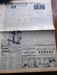 Vatan Gazetesi - 19 Ekim 1954 - Berrak Bir Konuşma Yazan Ahmet Emin Yalman Köşe Yazısı - Orta Şark Paktı İçin Türkiye Ve Irak Elbirliği İle Çalışacaklar - Dünya Güzeli Seçimi Sürprizle Neticelendi - Londra'daki Güzellik Müsabakasına İştirak Eden Güzeller Fotoğraf - Mısır Güzeli Antigone Kraliçe Seçildi - Irak Başvekili Nuri Sait Paşa Dün Basına İzahat Verdi - Amerika'nın Pakistan'a Yardımı Az Görüldü - Kömür İşletmesi Müstakil Olacak - Otomobil Sevdası Yazan İsmail Ateş Yazı Dizisi - Sirkecideki Beşir Kemal Eczanesi Sahibi Kalp Krizinden Öldü - Nehru Ve Ho Şi Minh Dün Görüştüler - Hoş Memo Karikatür - Kleopatra Yazan Emil Ludwig Yazı Dizisi - 1953 Türkiye Güzeli Ve Film Yıldızı Belgin Doruk Puro Tuvalet Sabunu Kullanıyorum Diyor - Fotoğraflarla Haberler - Kader Feneri Yazan Jean Martet Yazı Dizisi - Çingeneler De Hükümet Kurmak İstiyorlar - Güreşçi Hasan Gemici Antrenör Oldu -  Çek Atlet Emile Zatopek Brezilyaya Davet Olundu