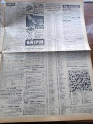 Vatan Gazetesi - 7  Kasım 1954 - Türkiye'de Hürriyet Yazan Ahmet Emin Yalman Köşe Yazısı - Cezayir'de Milliyetçi Bir Parti Kapatıldı - Ahmet Emin Yalman'ın Times De Çıkan Bir Mektubu -  Celal Bayar Ve Adnan Menderes'in Seyahati - Muhtar Seçimi Bugün Yapılıyor - İstanbul'da 265 Köy Ve 287 Mahallenin Muhtarlarıyla İhtiyar Heyetleri Seçilecek - Üç Suni Kereste Fabrikası Kurulacak - 2,5 Milyonluk Bir Vergi Kaçakçılığı Tesbit Edildi - Otomobil Sevdası Yazan İsmail Ateş Yazı Dizisi - Antalya'da Sinema İçinde Salavat - Makarios'a Göre Kıbrıs'ta Ancak 200 Komünist Varmış - Meksika Hava Alanında Öpüşenler İçin Oda Ayrıldı - İsrail'den Türkiye'ye Satılan Çatal Ve Kaşık - Osmanlı Tarihinden Sayfalar Arkadaşlarıyla Beraber Patrona Halil'in İdamı Yazan Feridun Fazıl Tülbentçi Yazı Dizisi - Kleopatra Yazan Emil Ludwig Yazı Dizisi - Eli Yüzü Düzgün Bir Film Tehlikeye Doğru - Kader Feneri Yazan Jean Martet Yazı Dizisi - Shell - Pan American - Film Yıldızı Neriman Köksal Fotoğraf