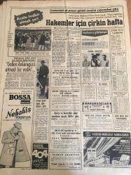 HÜRRİYET GAZETESİ 19 ARALIK 1967 YIL :20 SAYI :7057---Ana kraliçeye Yunanistan ı kapıları kapandı --Cunta ,Bir parazit gibi kabul ettiği Frederika dan  nefret ediyor ---Hamido oyuncak silahı patlattı  ve komisyonda bütçe  görüşmesi  başladı ---Yunanistan da büyük  tasfiye --Kral ile cunta arasındaki pazarlık sonuç vermedi --Mecliste  dış gezi tahsisatı  münakaşalara sebebiyet verdi --Kralın darbe  teşebbüsünü gizli bir teşkilat  akamete  uğratmış ---Anamur Ceza Hakimi ile  15 yaşındaki  oğlu trafik kazasında öldü ---Viyolonist :Karımın ölürken dünyaya  getirdiği oğlum Atilla artık öksüz kalmayacak dedi ---Karışık  zeytinyağı sanıklarının  hepsi  suçu birbirine attı ---Kıbrıs ta Yunan askerlerinin  tahliyesi durdu ---Julie Andrews  bu sene de yılın artisti seçildi --Denizde  kaybolan  Avustralya Başbakanı Köpek Balığını Yemiş --4 Çoban köpeği bahçede  oynayan  iki  kardeşi anne ve babalarının  gözü önünde  parçaladı ---Hakemler için  çirkin hafta ---Golleri Ankaragücü atmadı biz yedik -