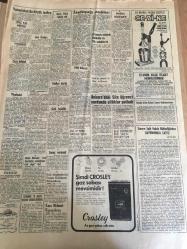 HÜRRİYET GAZETESİ 19 ARALIK 1967 YIL :20 SAYI :7057---Ana kraliçeye Yunanistan ı kapıları kapandı --Cunta ,Bir parazit gibi kabul ettiği Frederika dan  nefret ediyor ---Hamido oyuncak silahı patlattı  ve komisyonda bütçe  görüşmesi  başladı ---Yunanistan da büyük  tasfiye --Kral ile cunta arasındaki pazarlık sonuç vermedi --Mecliste  dış gezi tahsisatı  münakaşalara sebebiyet verdi --Kralın darbe  teşebbüsünü gizli bir teşkilat  akamete  uğratmış ---Anamur Ceza Hakimi ile  15 yaşındaki  oğlu trafik kazasında öldü ---Viyolonist :Karımın ölürken dünyaya  getirdiği oğlum Atilla artık öksüz kalmayacak dedi ---Karışık  zeytinyağı sanıklarının  hepsi  suçu birbirine attı ---Kıbrıs ta Yunan askerlerinin  tahliyesi durdu ---Julie Andrews  bu sene de yılın artisti seçildi --Denizde  kaybolan  Avustralya Başbakanı Köpek Balığını Yemiş --4 Çoban köpeği bahçede  oynayan  iki  kardeşi anne ve babalarının  gözü önünde  parçaladı ---Hakemler için  çirkin hafta ---Golleri Ankaragücü atmadı biz yedik -