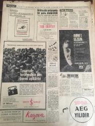 HÜRRİYET GAZETESİ 26 ŞUBAT 1966 YIL :18 SAYI :6404--Bütün Almanya Bir Türkü Arıyor --İhtilalden sonra Gana halkı ,içki içip  sokaklarda dans ediyor --Endonezya  da da ihtilal havası esmeğe  başladı ---İhtilalin kana buladığı Şam sokaklarını dün  itfaiye  arabaları yıkadı ---Suphi Baykam ın oğlunun sergileri için  yüzbinler sarf edilmiş ---Memurlar  Mart Maaşlarını  Zamlı Alamıyor --Katilin yedi ,maktülün  ise  dört çocuğu var --Üç sene de yapılan 124 grevle  330 bin  879 iş günü  kaybedildi ---Haşim İşcan  ın emekliye sevki kararı  kaldırıldı ---Brükselin  ortasında  bir polis öldürüldü ---Yaz  sezonu Ege  da ki oteller de hiç yer kalmadı ---İstanbulspor -Beykoz karşılaşıyor --Şeref :Hem Fenerbahçe ye hem de bana yazık oluyor --Galatasaray ı sakat olan futbolcuları  düşündürüyor ---Komedi filmlerine veda ---İşte  senelerden  beri aradığım  adam bu --Ajda nın 2500 liralık robu hayranlarının elinde kaldı --Suphi Baykam ın oğlunun sergileri için  yüzbinler sarf edilmiş --