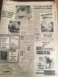HÜRRİYET GAZETESİ 26 ŞUBAT 1966 YIL :18 SAYI :6404--Bütün Almanya Bir Türkü Arıyor --İhtilalden sonra Gana halkı ,içki içip  sokaklarda dans ediyor --Endonezya  da da ihtilal havası esmeğe  başladı ---İhtilalin kana buladığı Şam sokaklarını dün  itfaiye  arabaları yıkadı ---Suphi Baykam ın oğlunun sergileri için  yüzbinler sarf edilmiş ---Memurlar  Mart Maaşlarını  Zamlı Alamıyor --Katilin yedi ,maktülün  ise  dört çocuğu var --Üç sene de yapılan 124 grevle  330 bin  879 iş günü  kaybedildi ---Haşim İşcan  ın emekliye sevki kararı  kaldırıldı ---Brükselin  ortasında  bir polis öldürüldü ---Yaz  sezonu Ege  da ki oteller de hiç yer kalmadı ---İstanbulspor -Beykoz karşılaşıyor --Şeref :Hem Fenerbahçe ye hem de bana yazık oluyor --Galatasaray ı sakat olan futbolcuları  düşündürüyor ---Komedi filmlerine veda ---İşte  senelerden  beri aradığım  adam bu --Ajda nın 2500 liralık robu hayranlarının elinde kaldı --Suphi Baykam ın oğlunun sergileri için  yüzbinler sarf edilmiş --