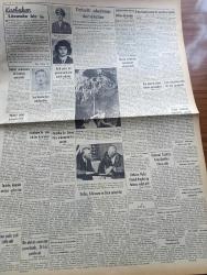 Vatan Gazetesi - 18 Eylül 1954 - İmtihan Kurbanları Yazan Ahmet Emin Yalman Köşe Yazısı - Tunçbilek Santralının Temeli Dün Atıldı -  Adnan Menderes Afyon Çimento Fabrikası Temeline Harç Koyarken Fotoğraf - John Foster Dulles Adenauer Ve Anthony Eden Anlaştılar - Kıbrıs Heyeti Londra'da Temaslara Başladı - Amerika İle Güney Kore Münasebetleri Gergin - Kızılay İstanbul Temsilcisi Dr. Faruk Sangut - Hindistan'da Yeni İnkılap Hamleleri - Soğuk Harbin İlk Mağlubu Fransa Mı Yazan Orhan Arıman - Bu Toprak Uyanacaktır Yazan Muzaffer Buyrukçu Yazı Dizisi - Komünist Çin Formoza İçin Hazırlanıyormuş - Fotoğraflarla Haberler - Celal Bayar'la Yugoslavya'da Yazan Tunç Yalman Yazı Dizisi - Kleopatra Yazan Emil Ludwig Yazı Dizisi - Lizbon'da 15.000 Kişinin Seyrettiği Bir Boğa Güreşi - Kıbrıs'ın Fethi Yazan Feridun Fazıl Tülbentçi Yazı Dizisi - Kader Feneri Yazan Jean Martet Yazı Dizisi - Boğaziçi'nin İffetini Korumuş Tek Köşesi Vaniköy - Yahudi Aleyhtarı Dernekçiler - 1956 Melbourne Olimpiyatları
