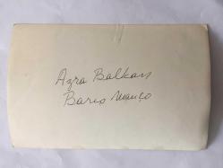 BARIŞ MANÇO'NUN ORİJİNAL 4'LÜ FOTOĞRAF SETİ - 18 x 12 cm ve 12 x 8 EBADINDA - BARIŞ MANÇO 1970'LERDE NİŞANLI OLDUĞU TÜRKİYE GÜZELİ AZRA BALKAN İLE BİRLİKTEYKEN ÇEKİLMİŞ 4 ÖZEL KARE, AZRA BALKAN YATAĞINDA İSTİRAHAT EDEN BARIŞ MANÇO'NUN BAŞ UCUNDA BEKLİYOR