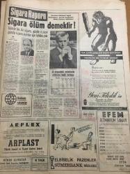 HÜRRİYET GAZETESİ 1 EKİM 1967 YIL :20 SAYI :6978--Kontrol edilen yağların yüzde 26 sı karışık çıktı ---Bir serçe ünlü gazetecinin gözünü kör etti --Amerika dan ithal edilen tohumluk  buğday kurtlu çıktı --Amerikan hükümetini 500 bin dolar  dolandırdı --Sarız Belediyesin de ki düelloda 2 kardeş ile küçük bir çocuk öldü ---Kaçırılan  kuduz çocuk bulunduktan 6 saat sonra öldü ---Bergama Belediyesi bir kutu bal ile bütün ihtiyaçlarını karşılıyor ---Yıldıray Çınar : En son plağını  iftarla sunar --Müsabakalar bugün bitiyor --İstanbul kupasını Kemal Öncü kazandı --Fenerbahçe 1-0 galip ---Demirspor Hacettepe yi 2-1 yendi --Altay 4-1 galip ---Beşiktaş -M.İd.Yurdu ---Uluslararası geçerli yeni bir para meydana getirilmesi isteniyor ---Milli Güvenlik Kurulu Uzun Bir Toplantı Yaptı ---Yatılı okuldaki çocuğunuz --Şarkışla da ki üç Kayseriliden  hiç bir haber  alınamıyor ---İkinci Türkiye ligi maçları ---
