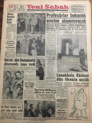 YENİ SABAH GAZETESİ 22 AĞUSTOS 1960 YIL :23 SAYI :7703---Döviz Kurları Belli Oldu ---Anayasa Komisyonu Tatilini Tamamladı ---Profesörler bakanlık emrine alınamayacak --Gürsel , dün başkanlık at yarışında kupa verdi ---28 Nisan olayları  için 3 polis daha tevkif edildi --Uganda  heyetini Rusya ya götüren bir uçak düştü ---Çanakkale Abidesi dün törenle açıldı ---Kızıl Çin halkı açlıktan kırılıyor ---Şişli de iki apartman soyuldu --Fenerbahçe Gençlerbirliğini   farklı yendi :5-1--Sporcularımız Roma da dünü çalışma ile geçirdi -- Beşiktaş B.Sporu güç yendi --Tek gollü tatsız maçta Galatasaray: 1 Göztepe :0--İstanbul Tenis Turnuvasında G.Afrikalı Vermaak Şampiyon ---Fenerbahçe ,G.Birliğini farklı mağlup etti :5-1--Bazı fırınların unu emediği  tespit  edildi--Kadınlar Konseyi bugün toplanıyor --Kolera aşısı olmayanlar  Türkiye ye giremeyecek --A.Hary korkuyor -400 m de iki favori Spence  ve Kaufmann