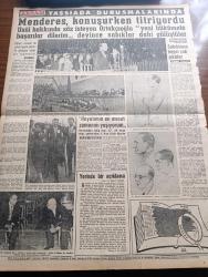 Akşam Gazetesi - 15 Ekim 1960 - 10 Yılın Hesabını Vermek Üzere Dün Yüksek Adalet Divanı Huzuruna Çıkan Celal Bayar Adnan Menderes Ve Kabine Arkadaşları Fotoğraf - Adnan Menderes Konuşma Ve Akli Melekem Bozuldu 24 Saat 4 Duvar Arasında Olmak Kolay Değil Dedi - Ratip Tahir Burak'ın Fırçasından Başsavcı Altay Ömer Egesel Ve Yardımcılarından İkisi - Köpek İçin Celal Bayar İle Nedim Ökmen Sorguya Çekildi - Kızkulesi Kahramanı Çizen Suat Yalaz - Milli Birlik Ve Duruşmalar Yazan Müşerref Hekimoğlu Köşe Yazısı - Günah Maskesi Aşk Ve His Romanı Resimleyen Remzi - 9.30 Da Tahliye Edilen Necip Fazıl Kısakürek İse Dışarı Çıkmadan Yine Tevkif Edildi - Geyşa'nın Hatıra Defteri Yazan Kimiko Omura Yazı Dizisi - Kenterler Ve Evdeki Yabancı - Bize Barbaroslu Derler Yazan Çizen Ratip Tahir Burak - Kont Senlibenli - Nazlı İle Hamza Karikatür - Beşiktaş Kulübü Reisi Hakkı Yeten Gençlerbirliğini Yeneceğiz Dedi - Basketbol Ve Voleybol Ligi Bugün Başlıyor - At Yarışları Tahminleri - Adnan Menderes Titriyordu