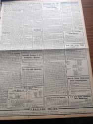 Akşam Gazetesi - 13 Ekim 1960 - Sabıklar Avukatlarıyla Görüştü - Adnan Menderes Refik Koraltan Nedim Ökmen Ve Celal Yardımcı'nın Görüşmeleri 15 Dakika Sürdü Celal Yardımcı Ağladı - Gazeteciler dün Yassıada'yı Gezdiler - Dün Yassıada'yı Gezen Gazeteciler Arasında Düşüklerin Gadrına Uğrayıp Hapishanelere Atılanlar Da Vardı - Denizcilik Bankası Sabık Genel Müdürlerinden Yusuf Ziya Öniş Öldü - Yassıada'ya Bir De Deli Gönderildi - Kızkulesi Kahramanı Çizen Suat Yalaz - Aydınlar Silah Başına Yazan Müşerref Hekimoğlu Köşe Yazısı - Günah Maskesi Aşk Ve His Romanı Resimleyen Remzi - Geyşa'nın Hatıra Defteri Yazan Kimiko Omura Yazı Dizisi - Kont Senlibenli Karikatür - Nazlı İle Hamza Karikatür - Yaralı Gönül Çizgi Roman - Bize Barbaroslu Derler Yazan Çizen Ratip Tahir Burak - Beşiktaş Ve Galatasaray'ı Nasıl Kalkındırmalı - Futbol Federasyonu Nihayet Açıklandı - Olimpiyatların En Büyük Aşkı Sekulareç Ve Lauer Ceza Aldı - Mithatpaşa Stadının Işıklandırılması - Garbis Attali Boks Maçı