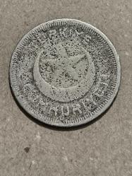 1938 10 Kuruş Nikel orta Kondüsyonda orjinaldir.