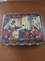 Antik sigara teneke kutusu