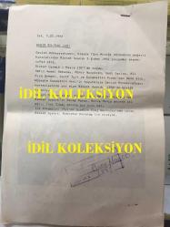 BARIŞ MANÇO'NUN ve ANNESİ RİKKAT UYANIK'IN ÇEŞİTLİ HABER ve BELGELERİNİN YER ALDIĞI 7 ADET TIPKI BASIM YAPRAK - 7.02.1992 TARİHLİ RİKKAT UYANIK'IN VEFAT HABERİNİN YAZILI OLDUĞU BASIN BÜLTENİ - HAKKI MANÇO ve RİKKAT UYANIK'IN EVLİLİK FOTOĞRAFLARI - 1959 TARİHLİ AİLE DÜĞÜNÜ FOTOĞRAFI, RİKKAT HANIM, BARIŞ MANÇO  ve SAVAŞ MANÇO AYNI KAREDEYKKEN - TÜRK MUSIKİ DERNEĞİ RİKKAT UYANIK'IN YER ALDIĞI NİSAN 1949 TAKVİM YAPRAĞI, RİKKAT HANIM'IN RÖPORTAJINDAN 4 SAYFA (HAFTALIK RESİMLİ PERDE DERGİSİNİN 17.09.1949 TARİHLİ SAYISINDAN KOPYADIR)