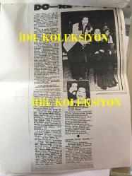 BARIŞ MANÇO'NUN ve ANNESİ RİKKAT UYANIK'IN ÇEŞİTLİ HABER ve BELGELERİNİN YER ALDIĞI 7 ADET TIPKI BASIM YAPRAK - 7.02.1992 TARİHLİ RİKKAT UYANIK'IN VEFAT HABERİNİN YAZILI OLDUĞU BASIN BÜLTENİ - HAKKI MANÇO ve RİKKAT UYANIK'IN EVLİLİK FOTOĞRAFLARI - 1959 TARİHLİ AİLE DÜĞÜNÜ FOTOĞRAFI, RİKKAT HANIM, BARIŞ MANÇO  ve SAVAŞ MANÇO AYNI KAREDEYKKEN - TÜRK MUSIKİ DERNEĞİ RİKKAT UYANIK'IN YER ALDIĞI NİSAN 1949 TAKVİM YAPRAĞI, RİKKAT HANIM'IN RÖPORTAJINDAN 4 SAYFA (HAFTALIK RESİMLİ PERDE DERGİSİNİN 17.09.1949 TARİHLİ SAYISINDAN KOPYADIR)