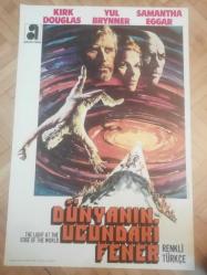 DÜNYANIN UCUNDAKİ FENER FİLM AFİŞİ