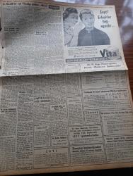 Akşam Gazetesi - 13 Kasım 1960 - Milli Birlik Komitesi'nden Antidemokratik Kanun Asla Geçmeyecektir - Harem Canavarı Kandemir Sipahipala İdama Mahkum Oldu - Balat Adalet Fabrikası Dün 780 İşçi Çıkardı - Namık Gedik'in Eşi Tertip Yoktu Diyor - Adnan Menderes Avukatıyla Görüşemediğinden Şikayetçi - 2. Davada Zeyyat Mandalinci'nin 10 Hayrettin Erkmen'in 5 Yıl Hapsi İstendi - Vietnam'daki Darbe Muvaffak Olamadı - Vehbi Koç Amerika'dan Döndü - Hülagünün Gözdesi Çizen Suat Yalaz - Ateşli Kız Gina Yazan George Albert Gley Yazı Dizisi - Radyo Tiyatro Ülkü Birliği Yazan Müşerref Hekimoğlu Köşe Yazısı - Hayalden Gerçeğe Yazan İlhan Selçuk - Alman Birlikleri Fransa'ya Girdi - Hollywood'un Kralı Clark Gable Ölümle Savaşıyor - Bize Barbaroslu Derler Yazan Çizen Ratip Tahir Burak - Burç Falı - İstanbul Ankara Radyosu Programı - Karagümrük Şekerhilal'i Mağlup Edemedi 1 1 - Galatasaray Rostov İle Karşılaşıyor - Modaspor Fenerbahçe'yi Fark Yaparak Yendi 69 55 - Milli Birlik Komitesi At Yarışı Kupası