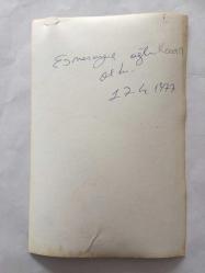 ŞARKICI ESMERAY'IN (ESMERAY DİRİKER) ORİJİNAL 4'LÜ FOTOĞRAF SETİ - ESMERAY 1977 YILINDA OĞLU KAAN DİRİKER'İN DOĞUMU SONRASINDA BEBEĞİNİ KUCAĞINDA NEŞEYLE TUTTUĞU ANLARDAN 4 GÜZEL KARE - 18 x 12 cm EBADINDA - SİYAH & BEYAZ - 17 NİSAN 1977