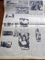 Yeni İstanbul Gazetesi - 7 Eylül 1953 - Batı Almanya Seçimi Ve Dünya Politikası Yazan Mustafa Nermi Köşe Yazısı - Batı Almanya Seçimini Hristiyan Demokratlar Kazandı - Dr. Adenauer'e Tecavüz Edildi - Yeni Ordu Terfi Kanunu - İsmet İnönü Millet CHP'yi İktidara Davet Edecek - Başbakan Adnan Menderes'in Millet Partisi Hakkında Sözleri - Sinai Kalkınma Bankası Yeni Tahvil Çıkarıyor - Mareşal Tito Trieste'nin Serbest Liman Olmasını İstedi - Halide Edip Adıvar'ın Romanı Döner Ayna Yazı Dizisi - Yabancı Sermayeyi Teşvik Yaşam Profesör Doktor Kerim Ömer Çağlar Köşe Yazısı - İdari İlimler Kongresi Şale Köşkünde Toplandı - Bursa'daki Belediye Seçimini Demokrat Parti Kazandı - Kore'de Dün 4 Türk Esiri Daha İade Edildi - Fenerbahçe Eskişehir'de 1 0 Galip - Denizde Cinayet Telif Hakkı Keystone Yazı Dizisi - Ankara İstanbul İzmir Radyosu Programı - Kore Mektupları - Güzel Bacak Müsabakası - Milyon Hırsızı Yazan S. G. Seeliger Yazı Dizisi - İran'da İngiliz Rus Rekabeti - Beşiktaş Beyoğluspor'u Yendi