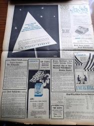 Yeni İstanbul Gazetesi - 2 Eylül 1953 - İran'da Kısımlar Tevkif Ediliyor - Yeni Bir İdare Teşkilatına Muhtacız Yazan Habib Edib Törehan Köşe Yazısı - Kabine Yeni Dış Ticaret Kararnamesini Görüştü - Fransız Başbakanı Joseph Laniel 1 Ekim'de Geliyor - John Foster Dulles'ın Beyanatı - Güzellik Müsabakası Bu Akşam Başlıyor - İsveç Güzelinin Enteresan Pozu - Milyonluk Yatın Sahibi Onasis'le Konuştuk - Seçim Tarihi Henüz Kati Olarak Tesbit Edilmedi - 10 Kasım'da Atatürk'ün Naşı Anıtkabir'e Naklediliyor - Millet Partisi Hakkında Ayrı İki Dava Mı Açılacak - Futbolcu Bülent Eken İtalya'dan Döndü - Halide Edip Adıvar'ın Romanı Döner Ayna Yazı Dizisi - Türkiye'nin En Büyük Asabiye Kliniği Cumartesi Günü Açılıyor - Şehir Tiyatroları Rejisörü Değişmiyor - Amerika İran'a Acil Yardım Kararında - Irak Kralı Faysal Hükümetin İstifasını Kabul Etti - Denizdeki Cinayet Telif Hakkı Keystone Yazı Dizisi - Ankara İstanbul İzmir Radyosu Programı - Anadolu Abidelerinde Yazan Aziz Ogan Yazı Dizisi