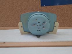 Masa Saati kurmalı çalışır vaziyette