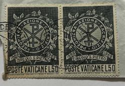 İtalya Pulu - Italy Stamp - Mektup Zarfından Kesilmiş / Postadan Geçmiş İkili Pul Filateli - CIRCOLO S.PIETRO,POSTE VATİCANE,  50 PARA - YABANCI PULLAR, NOSTALJİK DOĞUM GÜNÜ HEDİYESİ