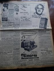 Yeni İstanbul Gazetesi - 19 Ekim 1953 - Londra Konferansının Kör Düğümleri Yazan Mustafa Nermi Köşe Yazısı - Üç Batılı Devlet Dün Sovyet Rusya'ya Nota Verdi - Fenerbahçe Swindon Town'le Karşılaşıyor - Eski Kral Faruk'un Koleksiyonu Satılıyor - Yeni Cephe Gazetesi Sahibi Osman Hamit Cezaevine Sevkedildi - Bugün Askeri Mahkemede Komünistlerin Duruşmasına Devam Ediliyor - Teknik Üniversite'de Vizeler Kaldırılıyor - Kara Günler Milli Mücadele Hatıraları Yazan İbrahim Şevki Feyzioğlu Yazı Dizisi - Anıtkabir'e Ağaç Hibe Eden Devletler - Türk Halk Masalları Şah İsmail Yazan Rezzan Güney Yazı Dizisi - Ankara İstanbul İzmir Teknik Üniversite Radyosu Programı - Acaba Körlerin Dünyayı Görmesi Mümkün Olacak Mı - Klasik Aşk Sahneleri Yine Moda Oldu - Galatasaray Kasımpaşa'yı 1 0 Yendi - Liselerarası Atletizm Kupasını Haydarpaşa Kazandı
