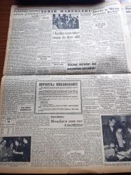 Yeni İstanbul Gazetesi - 14 Kasım 1953 - Anıt Kabir Yazan Habib Edib Törehan Köşe Yazısı - Sovyet Rusya Batılıları Ayırmak Mı İstiyor - Sovyet Rusya'da Kara Gün Geldi Mi - Mısır İngiltere ile Harbe Kararı Vermiş - Dumlupınar Denizaltısı Nasıl Çıkarılabilir - İtalya Başbakanı Pella Anıtkabir'e Buket Koydu -  Amerika Ve Avrupa Savunma Birliği - Talebe Bankası Kuruluyor - Dün Kahire'deki Dünya Kupası Maçında İtalya Mısırı 2 1 Mağlup Etti -  Charlie Chaplin İsviçre'ye Yerleşmek Niyetinde Mi - Ankara Paris Futbol Takımları Karşılaşacak - Anadolu Abideleri Yazan Aziz Ogan Yazı Dizisi - Sütün Kansere Sebep Olduğu İddia Ediliyor - Boğazköy Kazıları - Antrenör Salim Arıkanla Konuştuk - Boğa Güreşçilerinin Karıları Hayatlarından Memnun Değil - Admira Futbol Takımı Türkiye'ye Geliyor - Minerva Dikiş Makinaları - Arı Pirinç Unu - General Electric Ampul - Limon Melba Marmelatları - Gripin