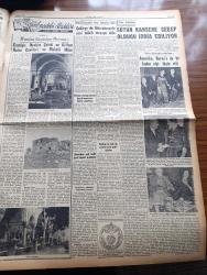 Yeni İstanbul Gazetesi - 14 Kasım 1953 - Anıt Kabir Yazan Habib Edib Törehan Köşe Yazısı - Sovyet Rusya Batılıları Ayırmak Mı İstiyor - Sovyet Rusya'da Kara Gün Geldi Mi - Mısır İngiltere ile Harbe Kararı Vermiş - Dumlupınar Denizaltısı Nasıl Çıkarılabilir - İtalya Başbakanı Pella Anıtkabir'e Buket Koydu -  Amerika Ve Avrupa Savunma Birliği - Talebe Bankası Kuruluyor - Dün Kahire'deki Dünya Kupası Maçında İtalya Mısırı 2 1 Mağlup Etti -  Charlie Chaplin İsviçre'ye Yerleşmek Niyetinde Mi - Ankara Paris Futbol Takımları Karşılaşacak - Anadolu Abideleri Yazan Aziz Ogan Yazı Dizisi - Sütün Kansere Sebep Olduğu İddia Ediliyor - Boğazköy Kazıları - Antrenör Salim Arıkanla Konuştuk - Boğa Güreşçilerinin Karıları Hayatlarından Memnun Değil - Admira Futbol Takımı Türkiye'ye Geliyor - Minerva Dikiş Makinaları - Arı Pirinç Unu - General Electric Ampul - Limon Melba Marmelatları - Gripin