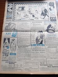 Yeni İstanbul Gazetesi - 14 Kasım 1953 - Anıt Kabir Yazan Habib Edib Törehan Köşe Yazısı - Sovyet Rusya Batılıları Ayırmak Mı İstiyor - Sovyet Rusya'da Kara Gün Geldi Mi - Mısır İngiltere ile Harbe Kararı Vermiş - Dumlupınar Denizaltısı Nasıl Çıkarılabilir - İtalya Başbakanı Pella Anıtkabir'e Buket Koydu -  Amerika Ve Avrupa Savunma Birliği - Talebe Bankası Kuruluyor - Dün Kahire'deki Dünya Kupası Maçında İtalya Mısırı 2 1 Mağlup Etti -  Charlie Chaplin İsviçre'ye Yerleşmek Niyetinde Mi - Ankara Paris Futbol Takımları Karşılaşacak - Anadolu Abideleri Yazan Aziz Ogan Yazı Dizisi - Sütün Kansere Sebep Olduğu İddia Ediliyor - Boğazköy Kazıları - Antrenör Salim Arıkanla Konuştuk - Boğa Güreşçilerinin Karıları Hayatlarından Memnun Değil - Admira Futbol Takımı Türkiye'ye Geliyor - Minerva Dikiş Makinaları - Arı Pirinç Unu - General Electric Ampul - Limon Melba Marmelatları - Gripin