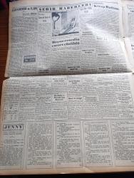 Yeni İstanbul Gazetesi - 17 Kasım 1953 - Türk İtalyan Görüşmelerinin Bilançosu Yazan Mustafa Nermi Köşe Yazısı - Güney Kore'de Nümayişler - Celal Bayar Kanada'ya Gidecek - Sözlü Sorular Yüzünden Mecliste Çıkan Fırtına - Kore'ye Giden Erlerimizin Hakiki Sayısı - Winston Churchill'in Bermuda Konferansına Dair Demeci - Parçalayıcı Bir Tesir Yaratan Muzır Yayınlar - Uşak'taki Seçimleri Halk Partisi Kazandı - Jenny Yazan Theodore Dreiser Yazı Dizisi - Devrim Ocakları Kuruluş Yılı - Cizre'de Hudut Dışı Edilecek Olan Aşiret - Hitler'in Üvey Kardeşi Alois Hitler  Ağabeyi Hakkında Çevrilen Filmi Protesto Etti - Fransa Maliyesini Kurtaracak Olan Adam Edgar Faure - Kızıl Kraliçe Yazan Jacques Renand Yazı Dizisi - Türk Milleti Atatürk'ü Uğurluyor Fotoğraflar - Zsa Zsa Gabor'un Annesinin Dükkanı - İngiltere Macaristan Milli Maçına Doğru - Lana Turner Avrupa'ya Gelir Gelmez Esmerleşti - Odeon Mağazaları - Vita Yağ - General Electric Ampul - Doğubank - Air France - Tural Öksürüğe Ve Bronşite Karşı