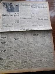 Yeni İstanbul Gazetesi - 22 Eylül 1953 - İç Politikamızın Başlıca Davası Yazan Mustafa Nermi Köşe Yazısı - Hasan Polatkan'ın Amerika'daki Temaslarına Dair Mühim Beyanatı - Bir Kuzey Koreli Subay Mig Uçağını Kaçırdı - Necmettin Sadak'ı Kaybettik - Balıkçılık Eğitim Merkezi Kursu - Türkiye'de İlk Yapışık İkizler - Ekonomisi Ve Ticaret Bakanı Fethi Çelikbaş Refah İçindeyiz Diyor - Uzun Hikaye İmza Ticareti Yazan Mehmet Davaz Yazı Dizisi - İETT Otobüsleri Bazı Hatlarda Kafi Değil - Atatürk Hakkında Açılan Müsabaka - Çarşıkapı Beyazıt Yolu Açılıyor - İran Musaddık'ın Petrol Siyasetinden Ayrılmak İstiyor- Avrupalılaşan Müslüman Kadınların Yaşayışları - Pier Angeli İle Kirk Douglas Evlenecek Mi - Sinema Dünyasından Resimli Haber Ve Röportajlar - Audrey Hepburn Hollywood'un En Büyük Yıldızı Olacak - Resimle Dünya Haberleri - 18 Yaşında Wimbledon Şampiyonluğunu Kazanan Genç Tenisçi Maureen Connoly'nin Tenis Dersleri - Gripin