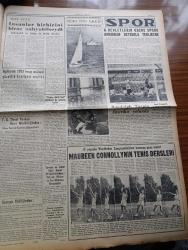 Yeni İstanbul Gazetesi - 22 Eylül 1953 - İç Politikamızın Başlıca Davası Yazan Mustafa Nermi Köşe Yazısı - Hasan Polatkan'ın Amerika'daki Temaslarına Dair Mühim Beyanatı - Bir Kuzey Koreli Subay Mig Uçağını Kaçırdı - Necmettin Sadak'ı Kaybettik - Balıkçılık Eğitim Merkezi Kursu - Türkiye'de İlk Yapışık İkizler - Ekonomisi Ve Ticaret Bakanı Fethi Çelikbaş Refah İçindeyiz Diyor - Uzun Hikaye İmza Ticareti Yazan Mehmet Davaz Yazı Dizisi - İETT Otobüsleri Bazı Hatlarda Kafi Değil - Atatürk Hakkında Açılan Müsabaka - Çarşıkapı Beyazıt Yolu Açılıyor - İran Musaddık'ın Petrol Siyasetinden Ayrılmak İstiyor- Avrupalılaşan Müslüman Kadınların Yaşayışları - Pier Angeli İle Kirk Douglas Evlenecek Mi - Sinema Dünyasından Resimli Haber Ve Röportajlar - Audrey Hepburn Hollywood'un En Büyük Yıldızı Olacak - Resimle Dünya Haberleri - 18 Yaşında Wimbledon Şampiyonluğunu Kazanan Genç Tenisçi Maureen Connoly'nin Tenis Dersleri - Gripin