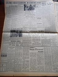 Yeni İstanbul Gazetesi - 21 Eylül 1953 - Hiçbir Şey Yapamayan Belediyeler Yazan Mustafa Nermi Köşe Yazısı - Lavrenti Beria'nın Rusya'dan Kaçtığı İddia Ediliyor - Mareşal Papagos Roma'ya Gidiyor - Sovyetlerin Kuzey Kore'ye Yardımları - İktisadi Kalkınma İçin Bankalarımızın İşbirliği - Fenerbahçe Enosis'i 4 0 Yendi - Demokrat Parti'nin Dünkü Toplantısı Muhalefete Dersini İyice Öğretmemişiz - Uzun Hikaye İmza Ticareti Yazan Mehmet Davaz Yazı Dizisi - İstanbul Türkiye Şarpi Birincisi Oldu - Pravda Gazetesi Amerikan Dışişleri Bakanı John Foster Dulles'ın Nutku Hakkında Bir Yazı Yayınladı - Ankara İstanbul İzmir Teknik Üniversite Radyosu Programı - Tarihten Sahifeler 1919 Mitingleri - Shakespeare'in Julius Caesar'ı  Filme Alındı - İnsan Hayatının Bilinmeyen Taraflarına Dair - Batı Berlinin Motosikletli Polislerinin Gösterileri - Rita Hayworth Evlenme Hikayeleri İle Rekor Kırdı - Türkiye Konkurhipikleri Ankara'da Yapıldı - Bursa'da At Yarışları Yapılıyor - Dünya Ağır Siklet Boks Şampiyonası