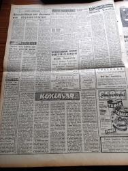 Ulus Gazetesi - 22 Mart 1959 - İsmet İnönü İrtica Yoktur Deyip Beklemek Doğru Olmaz Dedi - Gizli Bir Tarikat Yuvası Basıldı - Polis Kuranı Kabul Etmeyen 70 Bahai'yi Ayin Yaparken Yakaladı - Bizde Partisi Ahlakı Yazan Yakup Kadri Karaosmanoğlu Köşe Yazısı - Polis Takma Sakallı Bir Hırsızı Arıyor - Tarihte Bugün Ressam Van Dyck'in Doğumu - Kuklalar Yazan Oktay Verel Yazı Dizisi - Musiki Dünyası Scheck Kuarteti - Riyaseticumhur Senfoni Orkestrası - Tamek Konserveleri - Define Arayacaklar Şirket Kurdular - Bir Sovyet Piyanisti Emil Gilels Türkiye'de Konserler Verecek - Cezayir Savaşları - Burdur'da Muhtar Seçimini Yine CHP Kazandı - Eisenhower MacMillan Silahsızlanma Hakkında Dün De Görüşme Yaptılar - Baykara Tutsak Çizgi Roman - Şekerhilal Karşısında Beşiktaş'ın Dün Sadece Adı Vardı - Galatasaray 1 Karşıyaka 0 - Altay 1 İstanbulspor 0 - Genç Milli Takım Yeşildirek'i 1 0 Yendi - Piyale Makarnası - Çankaya Koleji - İhtiras Kurbanları Filmi Park Sus Sinemasında - Vahi Öz