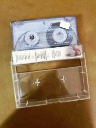 ANKARA'LI YASEMİN - BENDE İSTEREM / HELLO ANKARA - KASET