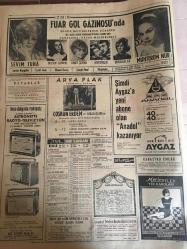 HÜRRİYET GAZETESİ 1 MART 1967 YIL :19 SAYI :6767---Demirel :Her kuruş itina ile harcanacak  --Şarkıcı Dalida  komaya girdi --Şebeke reisi bankaları dolaşarak para çekiyor --Ataklı MDO ile ilgim yok diyemedi ---Zina  yapan kadın resmi çekilince  rezil oldum diye intihara  kalktı ---7 Çocuklu duvarcı Ali usta bu hafta toto da 13 bilip hayatını kurtardı --Katil ve ölenin kardeşi suçlu  sandalyesinde  yan yana oturdular ---Zeki Müren e ödül verildi --Sovyet  balık konservesi gemisi battı  43 denizci öldü ---Fuar Göl Gazinosu  Sanatçılar ---Muhammed Ali kendine aşıktır ---Fenerbahçe ,Bugün Feriköy ile oynuyor ---Aydınspor ,Beykoz maçından ümitli --Hırçın bölgelerin takımlarını ligden bile ihraç edebiliriz --22 km dizleri üzerinde yürüyüp dünya emekleme rekorunu kırdı --14 Yıldır temizlediği odaya yerleşti --Aktör George Raft İngiltere  ye giremedi --