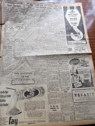 Cumhuriyet Gazetesi - 19 Kasım 1958 - Atatürk'ü Ebedi Uykusuna Daldığı Dakikaları Gösteren Bu Resmi Akil Muhtar Çizmiştir - İsmet İnönü Dün Güçbirliğinin Temel Fikirlerini Açıkladı - İktidar 1957 Seçimlerinin Kütüklerinde Aksaklıklar Olduğunu Dün Kabul etti - Başbakan Adnan Menderes Rahatsız - Kıbrıs'ta EOKA'cı 3 Rum Polisi Yakalandı - Sudanda Memurlar Hükümeti Kuruldu - Danimarka Bize Kredi Açıyor - Doktor Jivago Yazan Boris Pasternak Yazı Dizisi - Ne Ekersen Yazan Ömer Sakıp Yazı Dizisi - Kitap Haftası Dün Sona Erdi - Berlin Dünyada Yeni Bir Çıbanbaşı Haline Geldi - Burhan Felek Köşe Yazısı - - Soprano Leyla Gencer'in Washington'da Yaptığı Basın Toplantısı - İmparator Wilhelm'in Torunu Cumhurbaşkanı Mı Olacak - Kıbrıs'ın Fenerbahçesi Denilen Doğan Türk Birliği Bayraktar Kupasını Aldı - A Ve B Milli Namzetler İlk Antrenmanını Yaptılar -  Basri Dirimlili Antrenmana Çıkacaktır - Beşiktaş Real Madrid Maçının Bir Dakikası 55 Kuruş - Hayat Cehennemi Filmi Başrolde Belgin Doruk