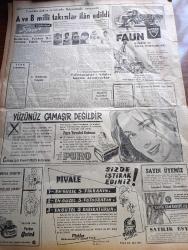 Cumhuriyet Gazetesi - 15 Kasım 1958 - İş Gücü Yazan Nadir Nadi Köşe Yazısı - Samed Ağaoğlu'nun İstifası Dün Mecliste Açıklandı - İstanbul'un Her Tarafında Kıyafet Kanuna Aykırı Giyinenler - Ecvet Güresin Köşe Yazısı - Kıbrıs'ta EOKA'nın Katlettiği Türkler - Isparta Dinar Şakileri Yakalandı - Otobüs Ve Tünele Yüzde Elli Zam Yapılıyor - Ata'nın Ölüm Yıldönümü Pulu Nasıl Hazırlandı - Doktor Jivago Yazan Boris Pasternak Yazı Dizisi - Ne Ekersen Yazan Ömer Sakıp Yazı Dizisi - Profesör Nümbüs'ün Maceraları - Yahya Kemal İle Sohbetler Nasıl Şiir Yazardı Yazan Sermet Sami Uysal - Ruhi Bahisler - Judo'nun Esrarı - A ve B Milli Takımlar İlan Edildi - Real Madrid'e Karşı Oyunundan Dolayı Beşiktaş'a Tebrik Yağıyor - Dolmabahçe'de Galatasaray Adalet Bugün Oynuyorlar - Faun Benzin Ve Dizel Kamyonları - Puro Tuvalet Sabunu - Piyale Makarnası - Parker Quink Mürekkep - Türkiye Şeker Fabrikaları Güreş Şampiyonası Bitti - Bugünkü Basketbol Lig Maçları