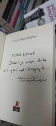 Türkü Çocuk İmzalı