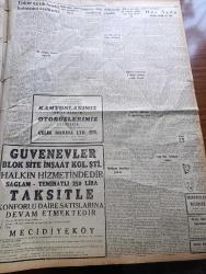 Cumhuriyet Gazetesi - 31 Ekim 1958 - Acaba Ne Diyecek Yazan Nadir Nadi Köşe Yazısı - Büyük Millet Meclisi Yarın Çalışmalarına Başlıyor - İsmet İnönü'ye Dün Ankara'da Tezahürat Yapıldı - Akis Başyazarı Metin Toker 65 lik Hasta Babasına Veda Etti - 1958 Yılında Hububat Mahsulü Tahminlerin Hayli Altında Oldu - Doktor Jivago Kitabı İsveç'te Kapışıldı - Yeni Papa Çok İyi Türkçe Konuşuyor - Basın İçin af Kanunu Yok - Doktor Jivago Yazan Boris Pasternak Yazı Dizisi - Ne Ekersen Yazan Ömer Sakıp Yazı Dizisi - Profesör Nümbüs'ün Maceraları Çizgi Roman - Cumhuriyet Bayramı Pulları - Denizcilik Bahisleri Yazan Cemaleddin Saraçoğlu - 1958 1959 Yunus Nadi Armağanı Röportaj Müsabakası Bizimki De Böyle Yazan Halil İbrahim Çapan - Dünyada 1 Yılda Kumar İçin 23 Milyar Dolar Sarfediliyor - Arap İsrail Çatışması İhtimalleri - Galatasaray Spartak'ı 2 1 Yenip Şampiyon Oldu - Milli Maçta Kalemizi Turgay Şeren Koruyacak - Gönül Yazar Şark Gazinosunda - Ezzard Charles Nakavt Oldu