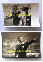 ESKİ FUTBOL MAÇLARINDA HAKEMLERİN SAHADA ÇEKİLMİŞ ORİJİNAL FOTOĞRAFI - FUTBOL HAKEMİ NİHAT ÖZBİRGÜL'ÜN 2'Lİ FOTOĞRAF SETİ, ELİNDE TOP TUTTUĞU FOTOĞRAF ORİJİNAL, DİĞERİ TIPKI BASIMDIR  - 18 x 5,5 cm EBADINDA - SİYAH & BEYAZ - 1970'LER - TÜRKİYE FUTBOL TARİHİ ve TÜRK HAKEMLERİ TARİHİ ARŞİVİ, TÜRK HAKEMLERİNİN KEMERLİ ESKİ KOSTÜMLERİ