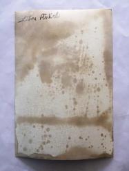 YEŞİLÇAM'IN GÜZEL YILDIZI ESEN PÜSKÜLLÜ'NÜN 2'Lİ ORİJİNAL FOTOĞRAF SETİ - ESEN PÜSKÜLLÜ EVİNDEYKEN ÇEKİLMİŞ 2 FOTOĞRAF - SİYAH & BEYAZ - 18 x 12 cm EBADINDA - 1960'LAR