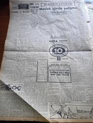 Cumhuriyet Gazetesi - 25 Eylül 1958 - İsmet İnönü'nün Başbakan Adnan Menderes'in Son Nutkuna Dün Verdiği Cevap - İsmet İnönü 75 Yaşında - Başbakan Adnan Menderes Denizli'de Kısa Bir Konuşma Yaptı - Osman Bölükbaşı Adnan Menderes'in Bu Fitne Bitsin Sözüne Cevap Verdi - Fatin Rüştü Zorlu Dün Birleşmiş Milletler'de Konuştu - Profesör Gabriel İmara Ait Tetkiklerini Anlattı - 150 Milyon Dolarlık Kotanın İlanı Piyasada İyi Karşılandı - Göç Yazan Necip Alsan Yazı Dizisi - Osmanlı Donanmasının Tarihinde Karanlık Sayfalar Yazan Cemalettin Saraçoğlu Yazı Dizisi - Meslek İçinde Yetişme Yazan Fakir Baykurt Yazı Dizisi - Formoza Boğazında Büyük Hava Harbi - Amerika'da Basın Hürriyeti İçin Bir Pul Çıkardı - Profesör Nümbüs'ün Maceraları Çizgi Roman - Orient Express 75 Yaşında - Anasının Kuzusu Chicago polis Şeflerinden John Flanagan Anlatıyor Yazı Dizisi - Papa Eftim Yunanlıları Tel'in Etti - Kasımpaşa Vedaya Mağlup Olmadı - İstanbulspor Beyoğluspor Maçı - Tozkoparan Kupası Ok Müsabakaları Yapıldı