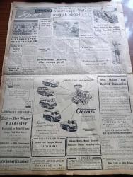 Cumhuriyet Gazetesi - 25 Eylül 1958 - İsmet İnönü'nün Başbakan Adnan Menderes'in Son Nutkuna Dün Verdiği Cevap - İsmet İnönü 75 Yaşında - Başbakan Adnan Menderes Denizli'de Kısa Bir Konuşma Yaptı - Osman Bölükbaşı Adnan Menderes'in Bu Fitne Bitsin Sözüne Cevap Verdi - Fatin Rüştü Zorlu Dün Birleşmiş Milletler'de Konuştu - Profesör Gabriel İmara Ait Tetkiklerini Anlattı - 150 Milyon Dolarlık Kotanın İlanı Piyasada İyi Karşılandı - Göç Yazan Necip Alsan Yazı Dizisi - Osmanlı Donanmasının Tarihinde Karanlık Sayfalar Yazan Cemalettin Saraçoğlu Yazı Dizisi - Meslek İçinde Yetişme Yazan Fakir Baykurt Yazı Dizisi - Formoza Boğazında Büyük Hava Harbi - Amerika'da Basın Hürriyeti İçin Bir Pul Çıkardı - Profesör Nümbüs'ün Maceraları Çizgi Roman - Orient Express 75 Yaşında - Anasının Kuzusu Chicago polis Şeflerinden John Flanagan Anlatıyor Yazı Dizisi - Papa Eftim Yunanlıları Tel'in Etti - Kasımpaşa Vedaya Mağlup Olmadı - İstanbulspor Beyoğluspor Maçı - Tozkoparan Kupası Ok Müsabakaları Yapıldı