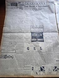 Cumhuriyet Gazetesi - 21 Eylül 1958 - Başbakan Adnan Menderes İzmir'de Yaptığı Konuşma - Adnan Menderes Seçimleri Beklemeden İktidara Gelmek İsteyenlere Çattı - İthalatta Dair Kotalar Yarın İlan Ediliyor - Nadir Nadi Köşe Yazısı - Fatin Rüştü Zorlu Dün John Foster Dulles İle Görüştü - Lübnan Başbakanı Sami El Sulh Dün Ansızın İstanbul'a Geldi - Tarsus Vapuru Satılacak Mı - Eskişehirde Uranyum Damarları - Sağlık Bakanı Lütfi Kırdar İstifa Etmedim Diyor - Osmanlı Donanmasının Tarihinde Karanlık Sayfalar Yazan Cemalettin Saraçoğlu Yazı Dizisi - Göç Yazan Necip Alsan Yazı Dizisi - Yeni Hasan'ın Karşısında Yazan Hasan Ali Yücel Köşe Yazısı - Hür Cezayir Hükümetini Tanıyanlar 5 e Yükseldi - İzmir Fuarı Kapandı -  Bozcaadanın Kurtuluşunun 35. Yıldönümü - Haftanın Şakaları Yazan Burhan Felek Köşe Yazısı - 1958 1959 Yunus Nadi Armağanı Röportaj Müsabakası Ölümünden Onbeş Yıl Sonra Atatürk'ü Tekrar Gördüm Yazan Füruzan Hüsrev Tökim - Galatasaray Beşiktaş 130. Maçını Oynuyorlar
